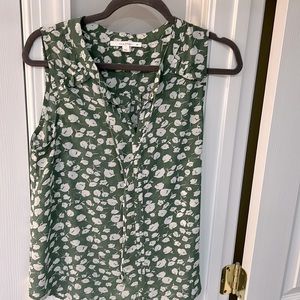 Fun2fun sleeveless blouse with tie. Size M